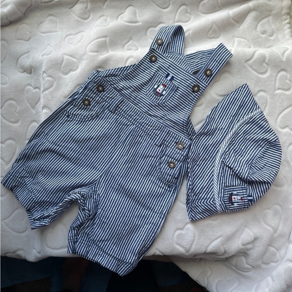JoJo Maman Bebé nautical shortalls and sun hat set 6-12 mo